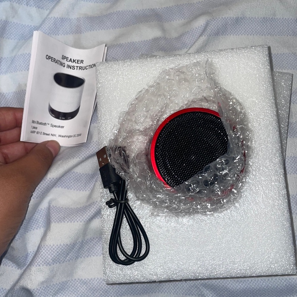 Mini portable speaker
